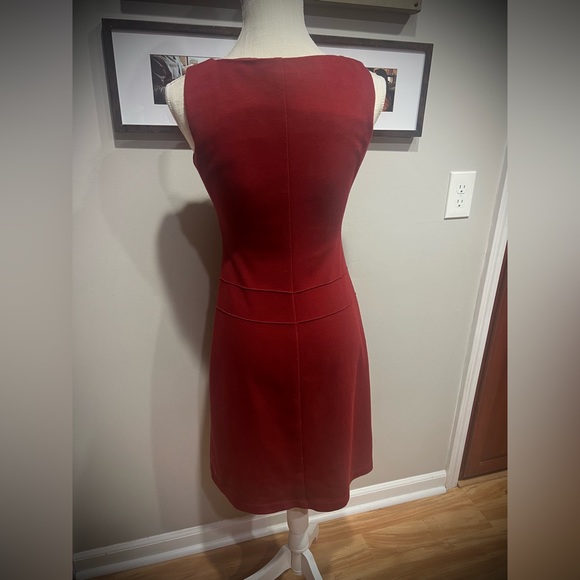 BCBGMaxazaria Red Scoop Neck Pleated Dress - Size 2 - Picture 2 of 4